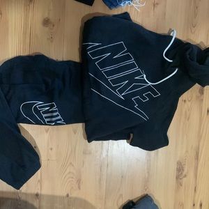 Nike sweatsuit